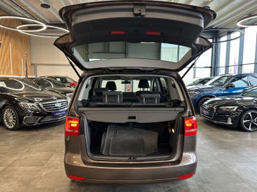MYAUTOCENTER – Gebraucht- und Jahreswagen mit Werkstattservice in Pfaffenhofen Volkswagen Touran Comfortline *7-Sitzer*Freisprech*Klima*
