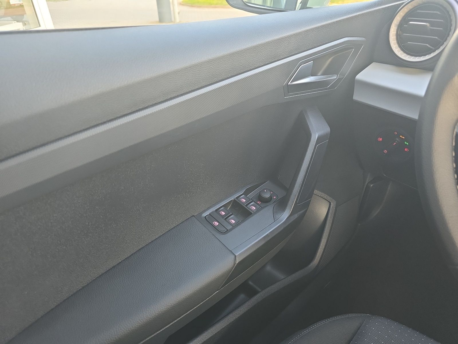 Fahrzeugabbildung SEAT Arona Style Edition 1.0 TSI ACC LED