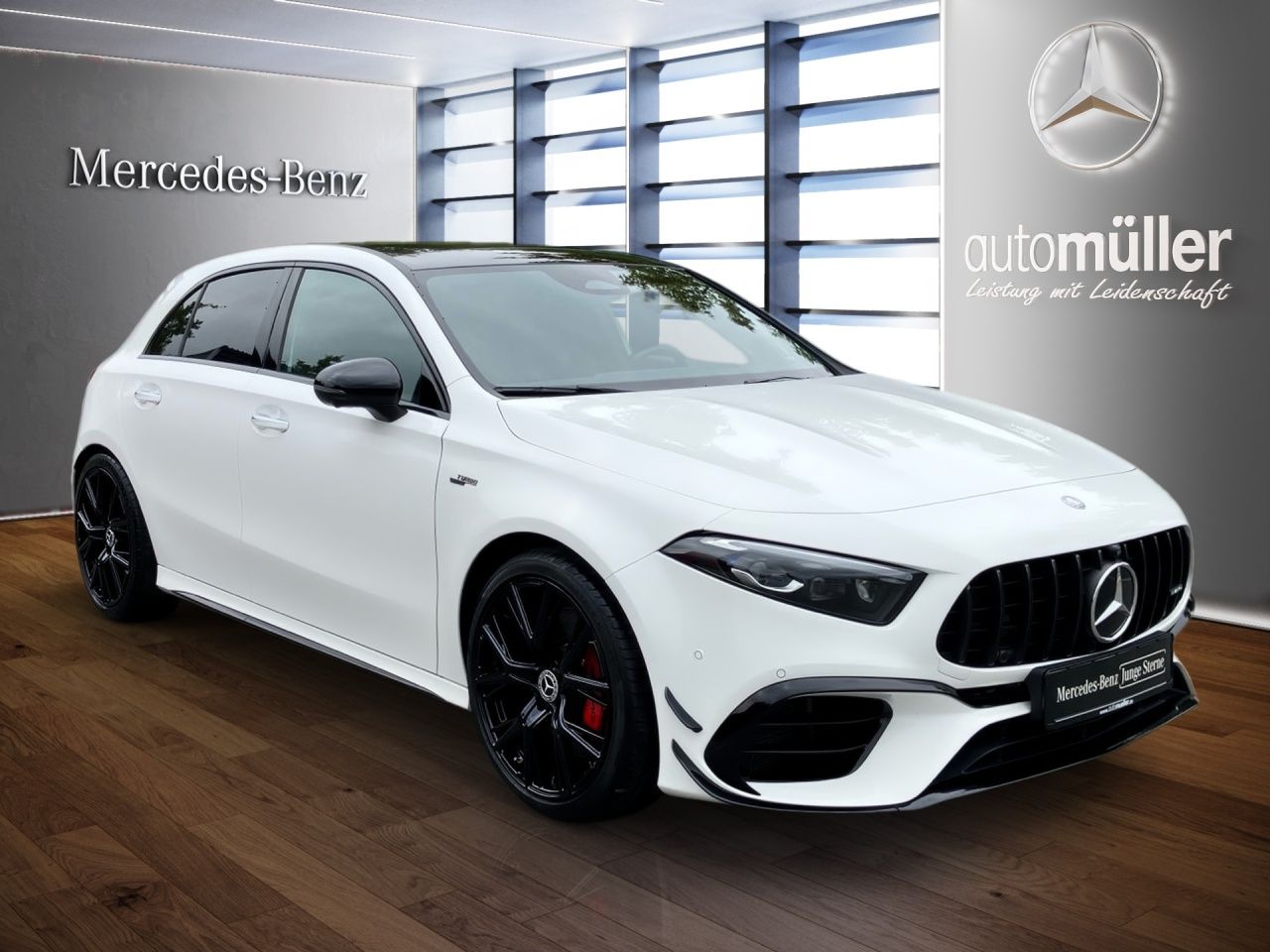 Fahrzeugabbildung Mercedes-Benz AMG A 45 S 4M+ PANO+AHK+BUR+NIGHT+MULTIB+MEM+360