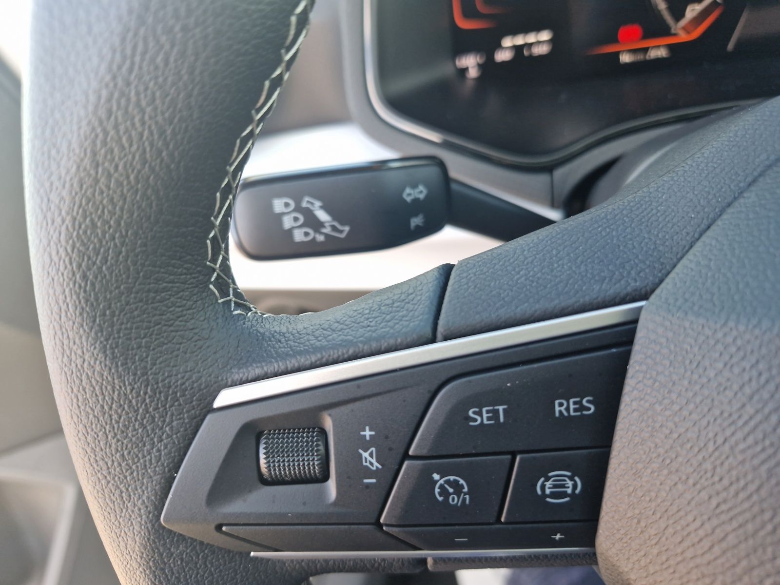 Fahrzeugabbildung SEAT Arona Road Edition 1.0 TSI LED KAMERA KLIMA