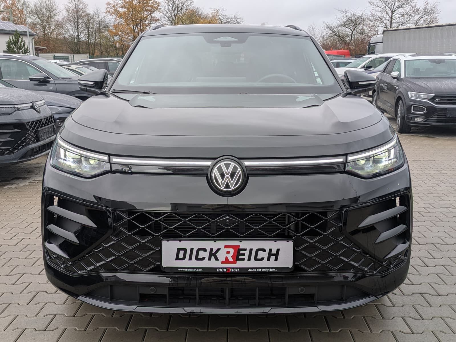 Fahrzeugabbildung Volkswagen Tayron 2.0 TDI 4M R-Line BLACK*7Si*MATRIX*PANO