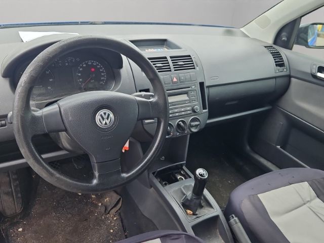 VW Polo 1.2 GA Klima teilb.Rücksb CD met. eFH Radio VW Polo 1.2 GA Klima teilb.Rücksb CD met. eFH Radio