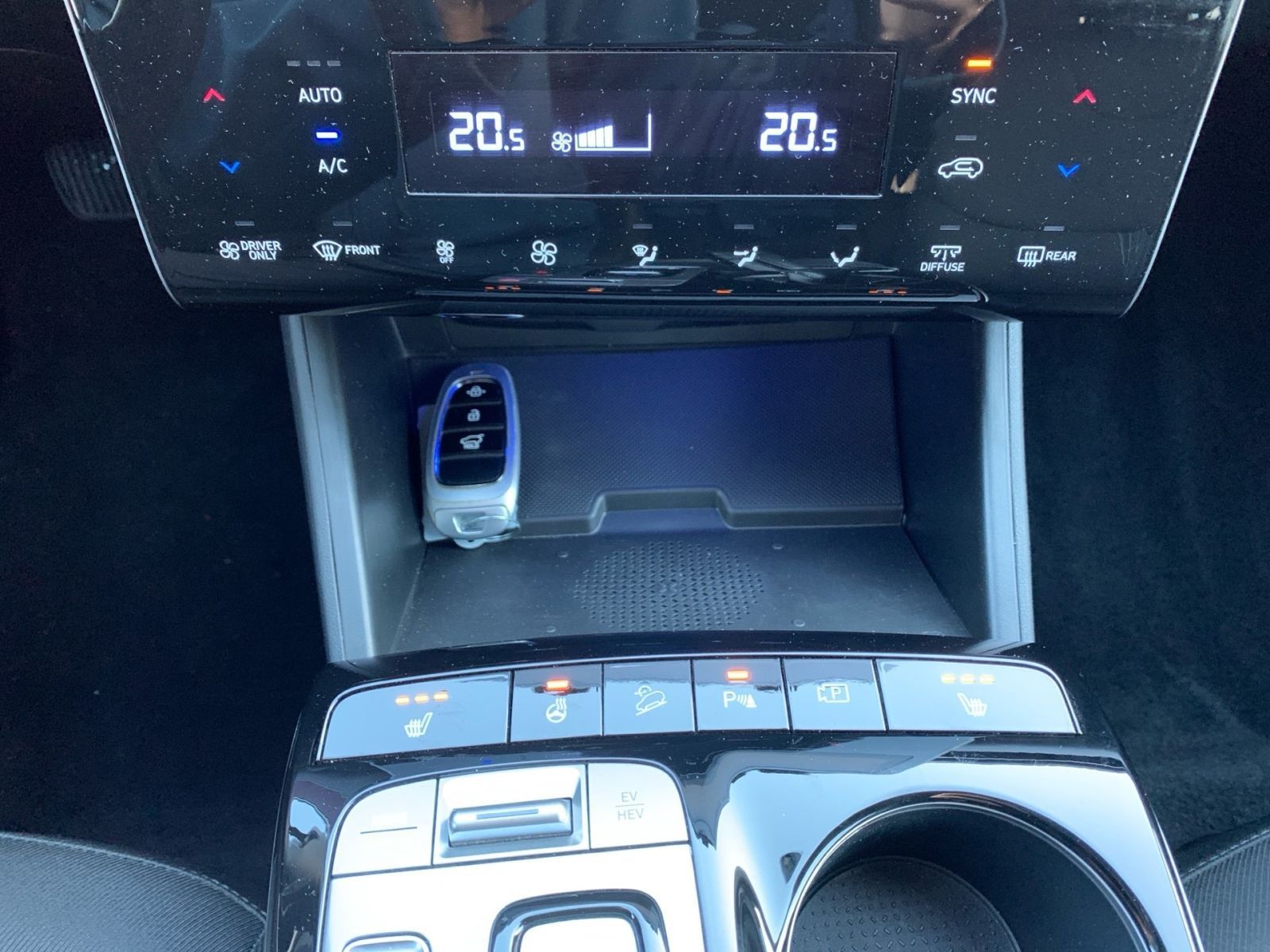 Fahrzeugabbildung Hyundai TUCSON 1.6 T-GDI Trend Plug-In Hybrid 4WD 1Hd