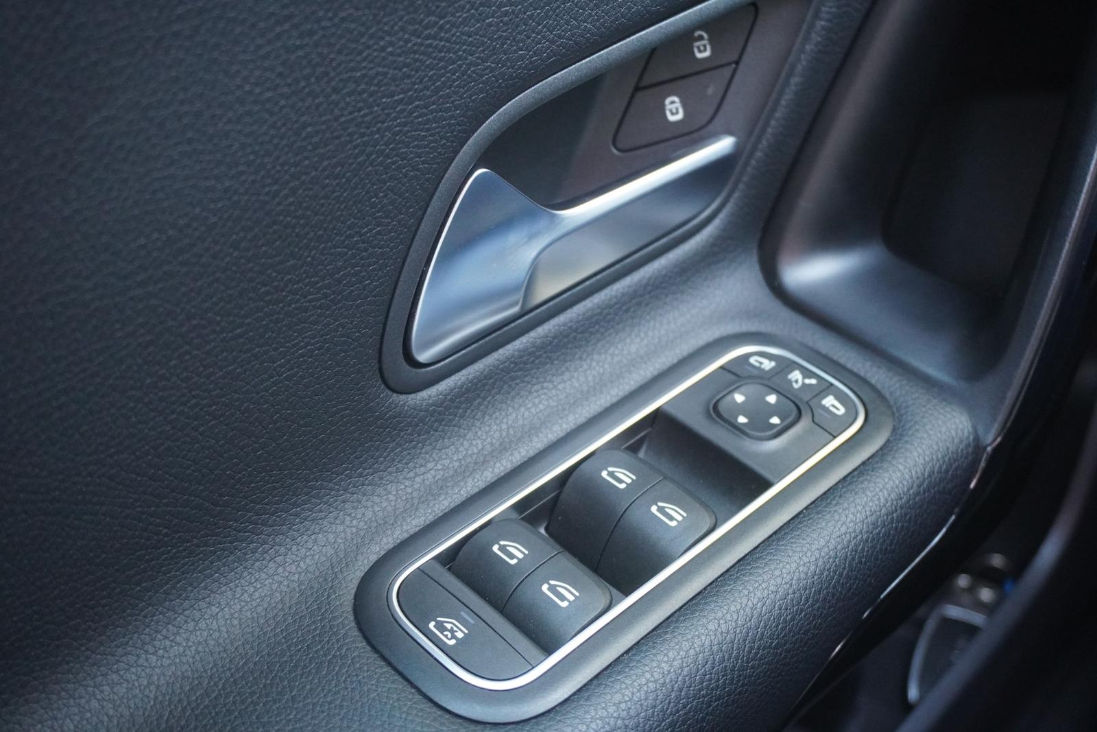 Mercedes-Benz A200 Progressive Navi Panorama Android Apple PDC