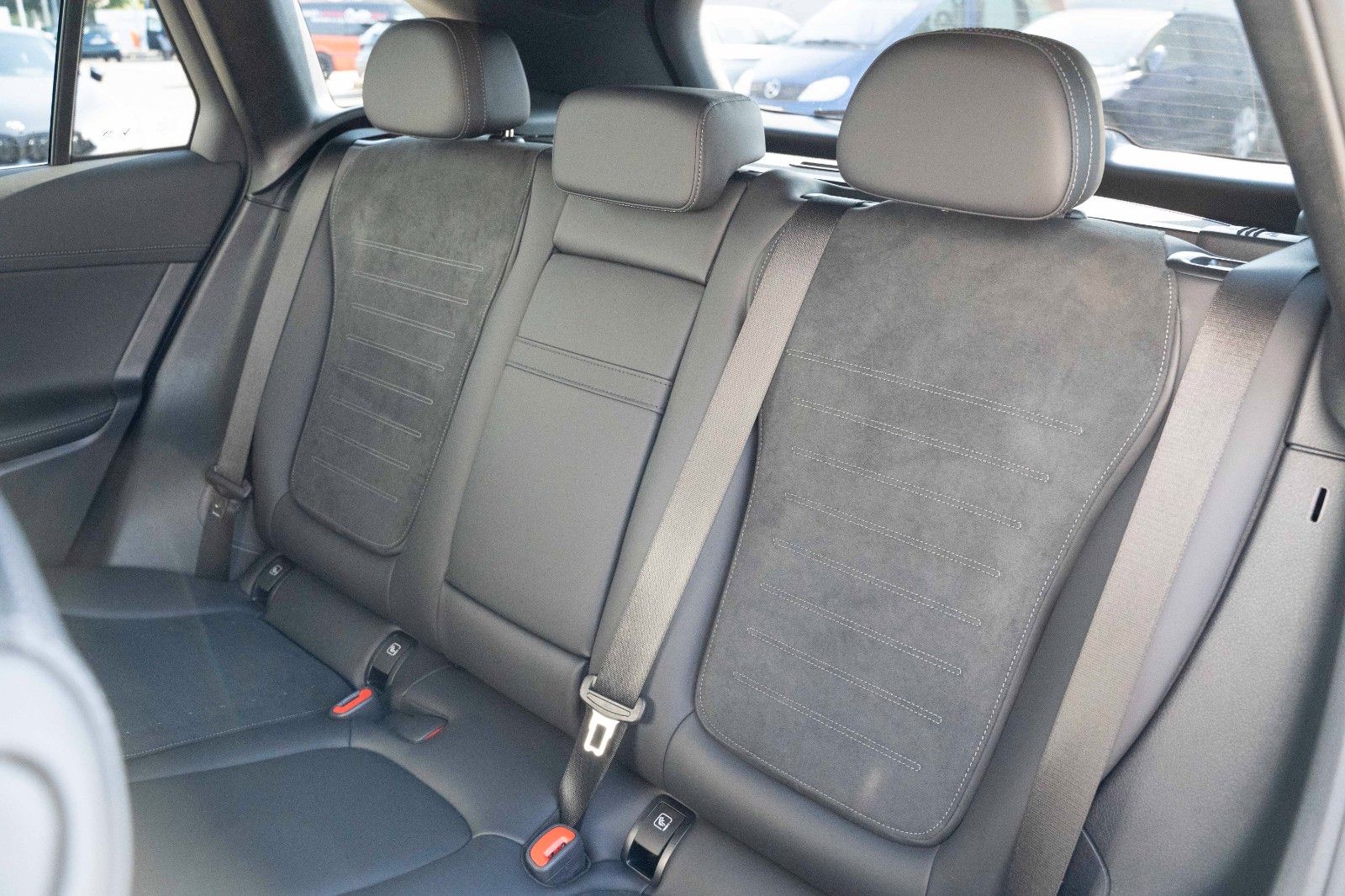 Fahrzeugabbildung Mercedes-Benz GLC 220D AMG PREM. 4MATIC BURM MBUX 20" 1.HD AHK