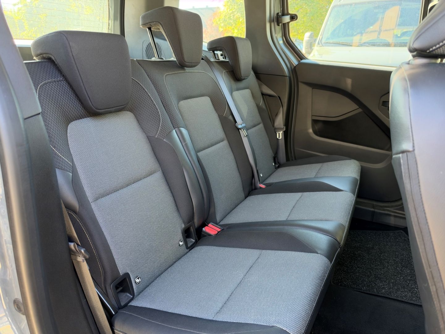 Fahrzeugabbildung Renault Kangoo III Equilibre LED DAB Spurhalteass. Notbr