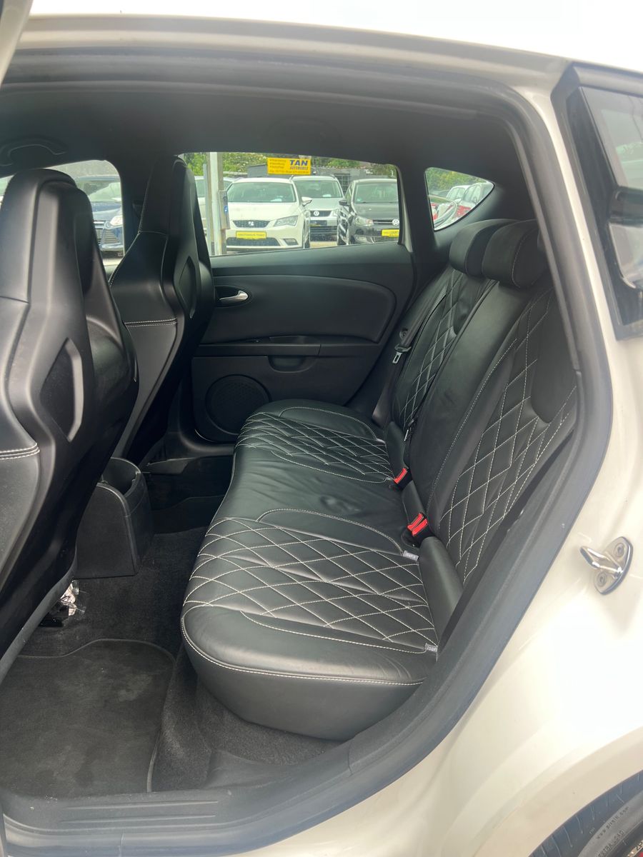 Fahrzeugabbildung SEAT Leon Cupra R *H&R*BULX*