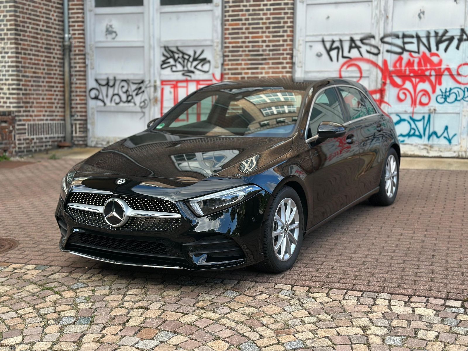 MERCEDES-BENZ A 180