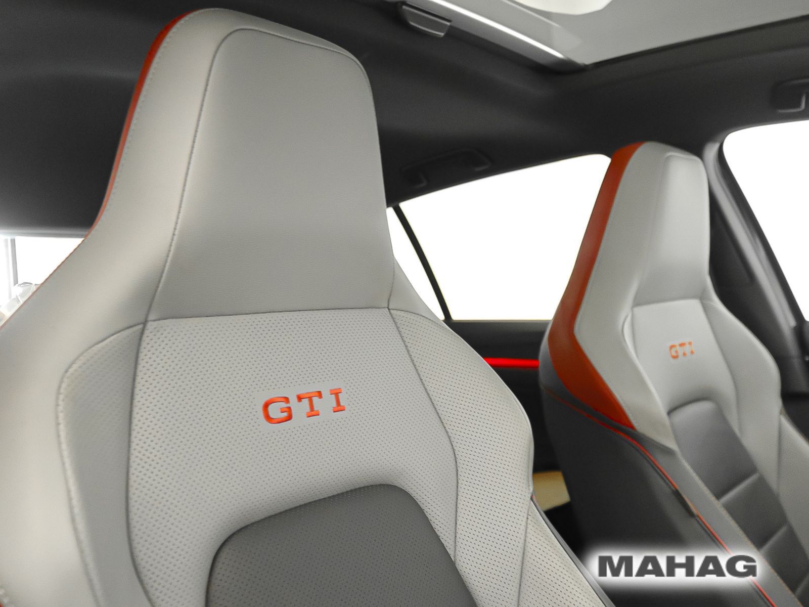Volkswagen Golf VIII GTI Clubsport 2.0 TSI IQ.Light  Leder foto 14