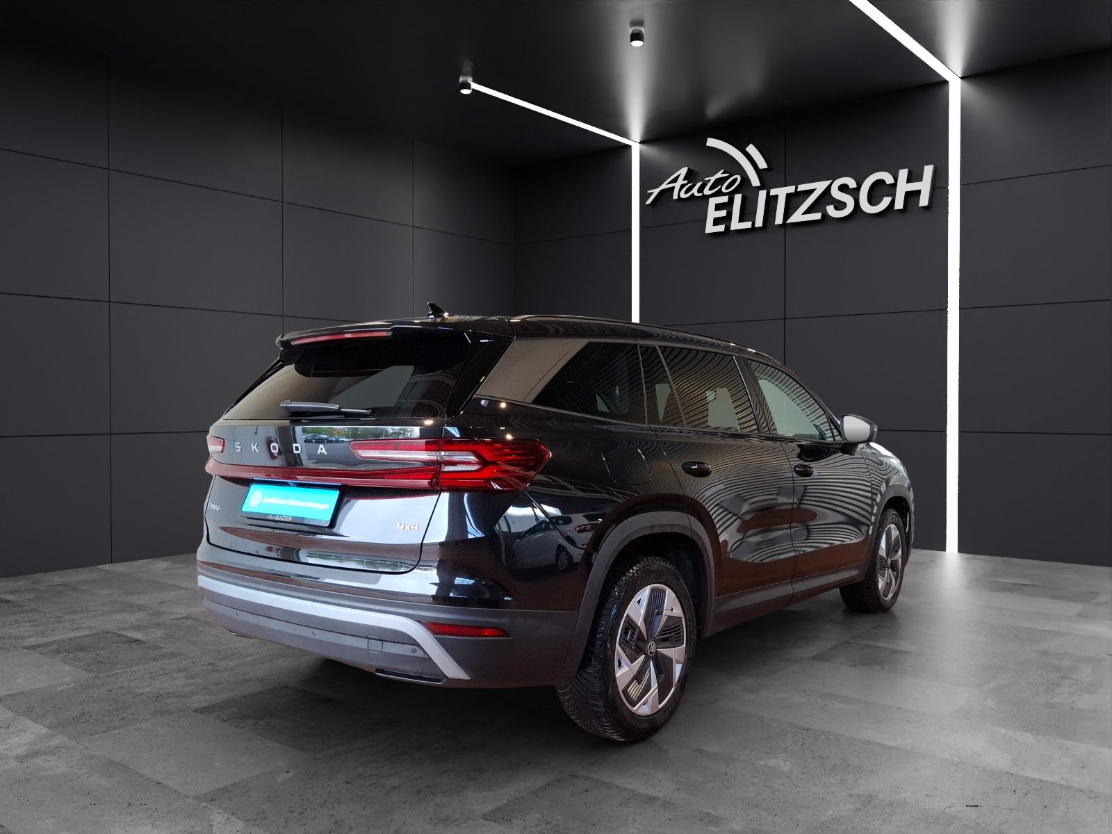 Fahrzeugabbildung SKODA Kodiaq TSI Selection DSG 4x4 7-Si Matrix AHK Nav