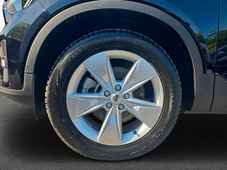 Volvo XC 40 B3 2WD Core +ANHÄNGERKUPPLUNG+LED+SHZ+PDC