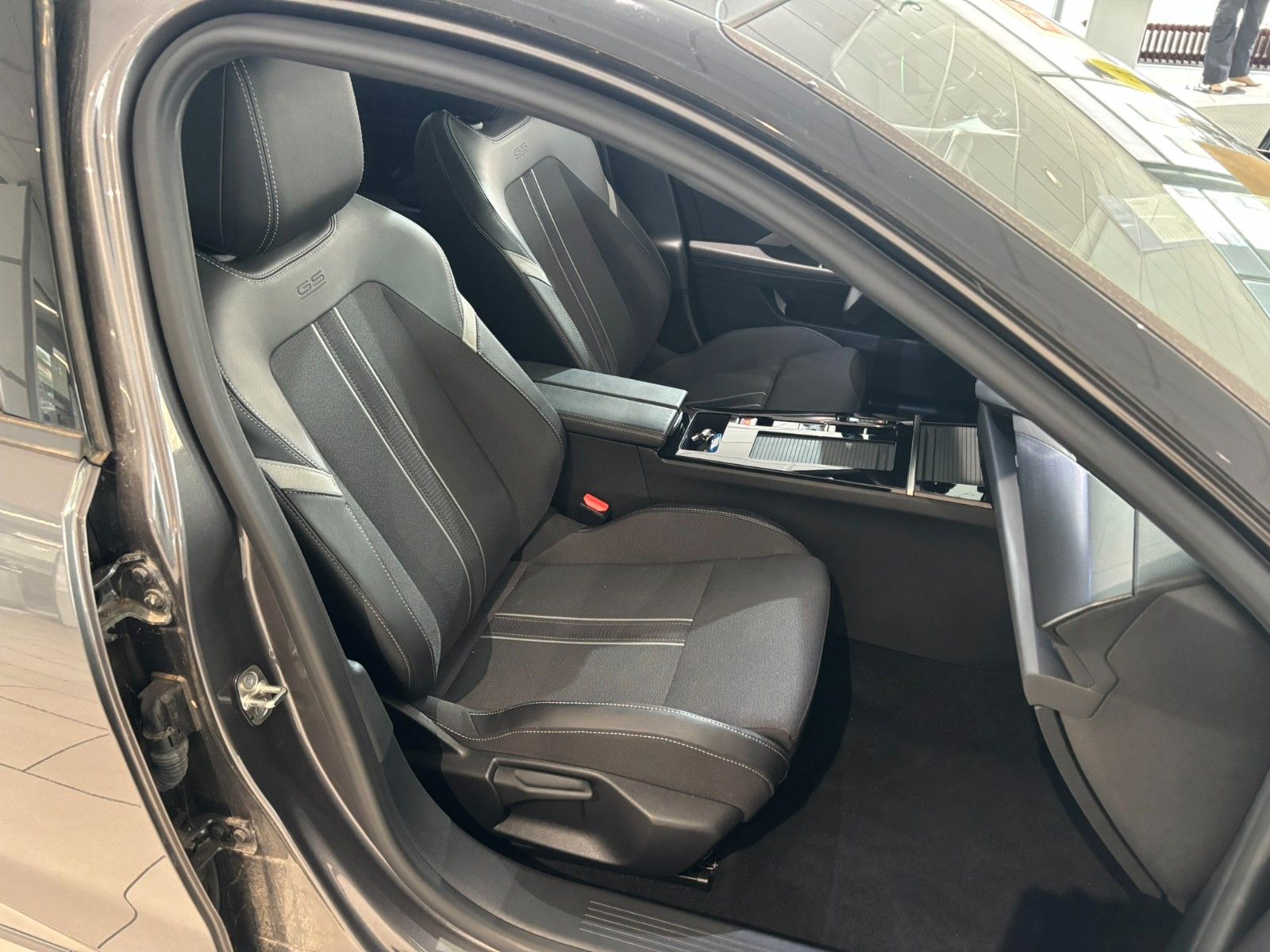 Fahrzeugabbildung Opel Astra L Lim. 1.6 HYBRID ULTIMATE NAVI/360°/SPORT