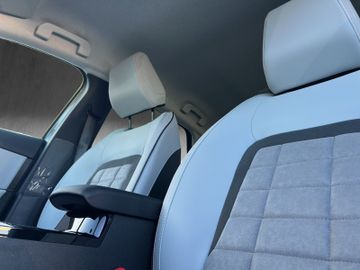 Citroën C4 1.2 PureTech 130 Max 360° MASSAGE AWR NAV SHZ