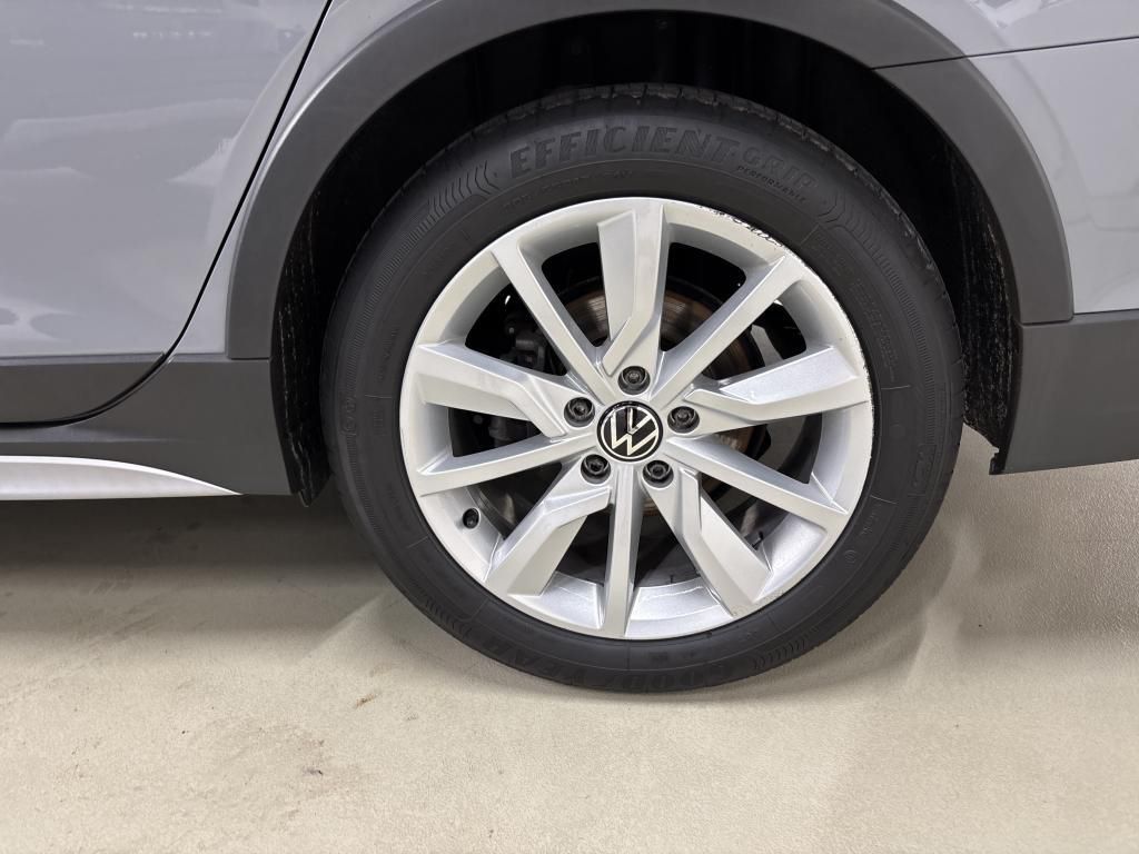 Volkswagen Golf VAR. Alltrack 4M 2.0 TDI DSG AHK*CAM*DIGITA