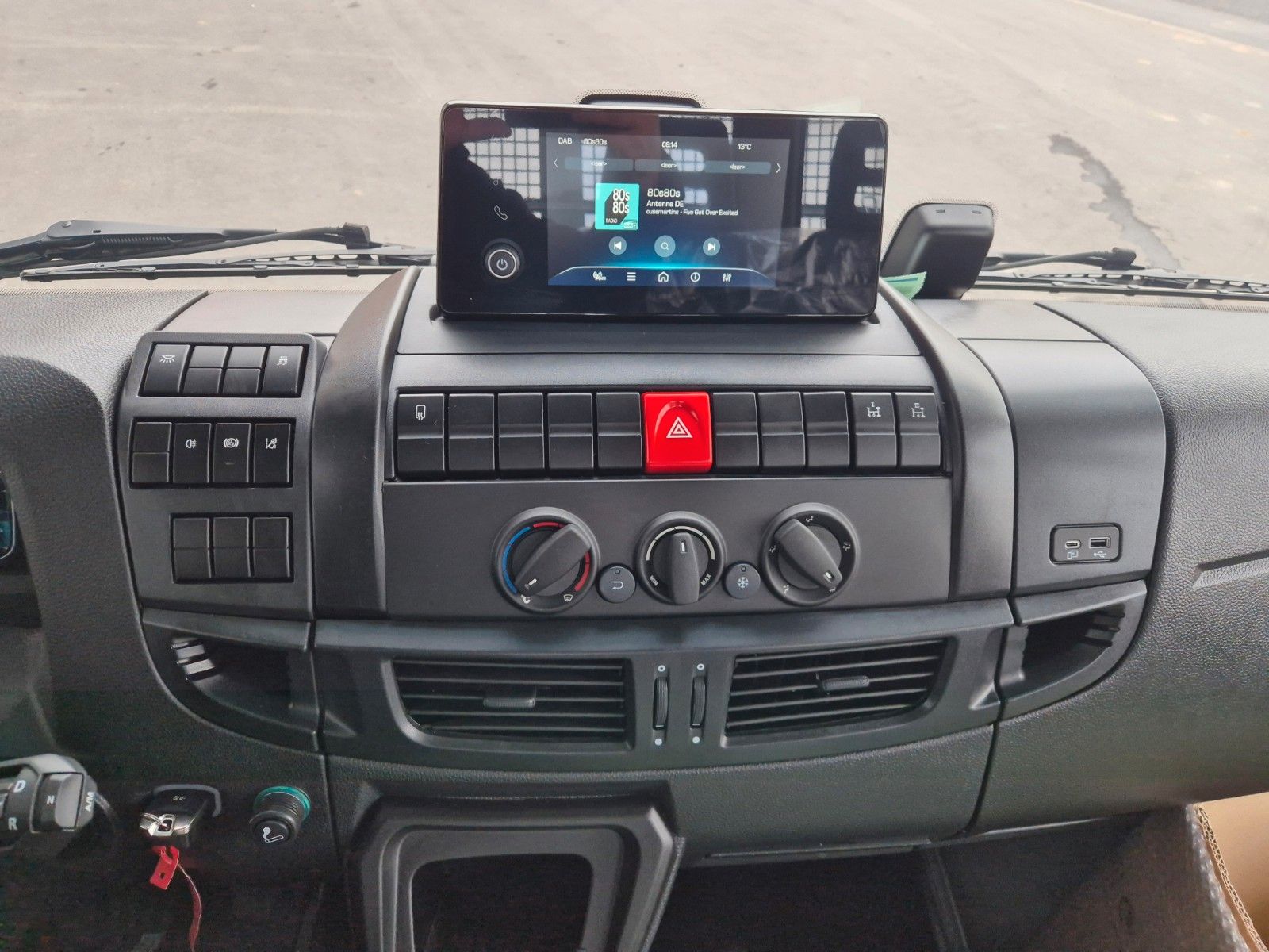 Fahrzeugabbildung Iveco Eurocargo ML80E21 Meiller Kipper 2x AHK 3 Sitze