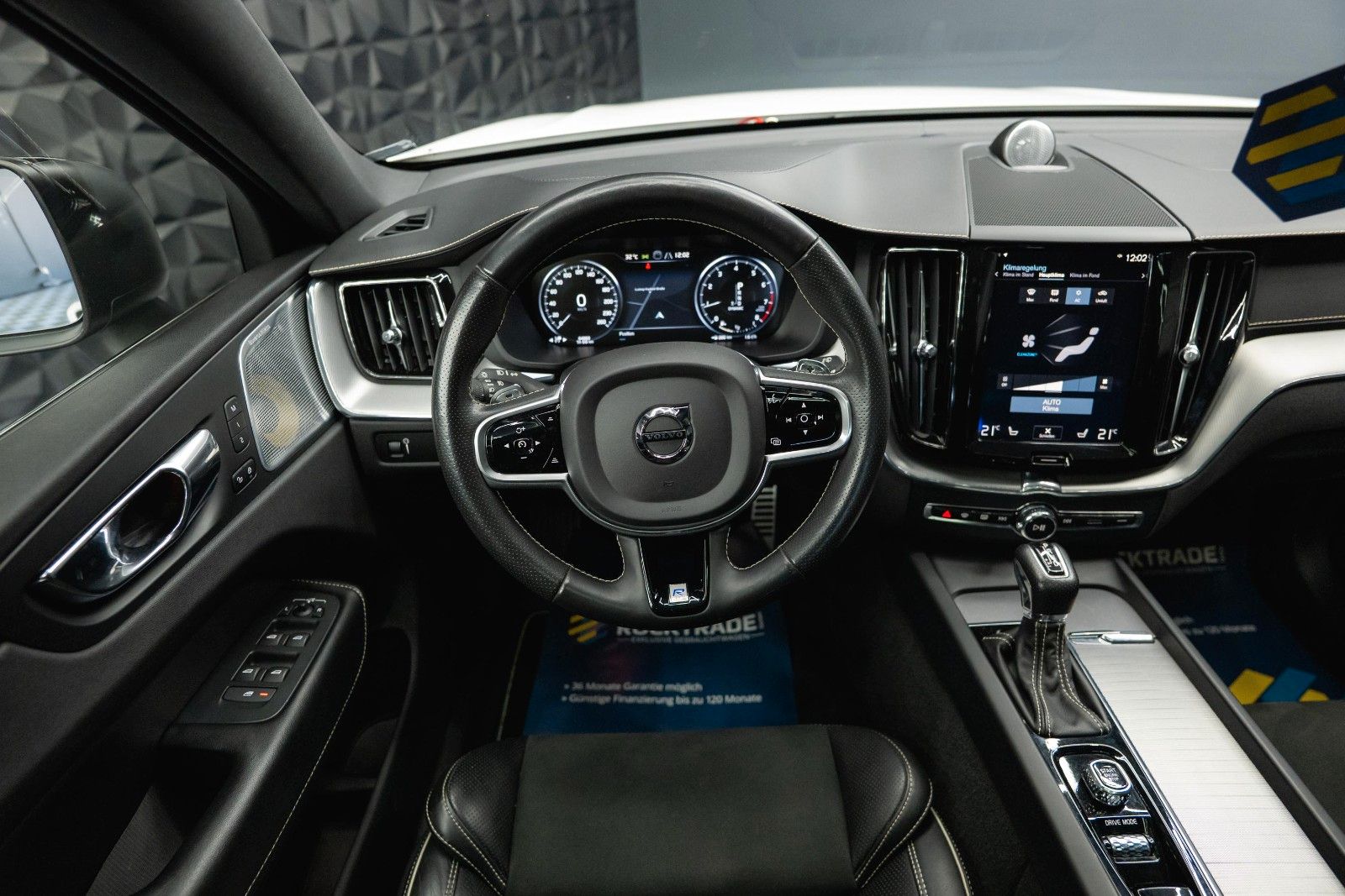 Fahrzeugabbildung Volvo XC60 R Design AWD | ACC | Pano | B&W | LED | 21`