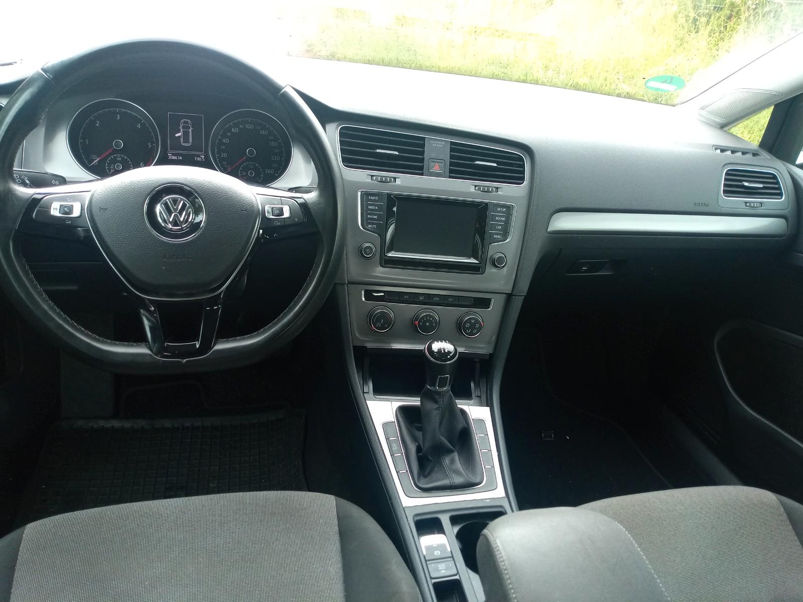 Volkswagen Golf 2015 — interior