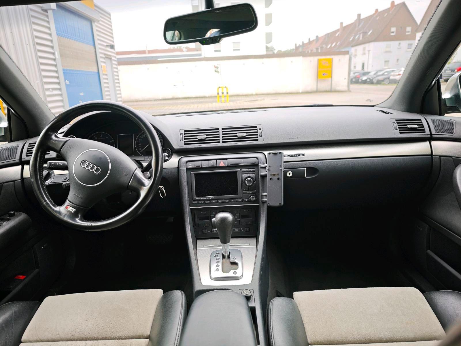 Audi  2004 — photo 15