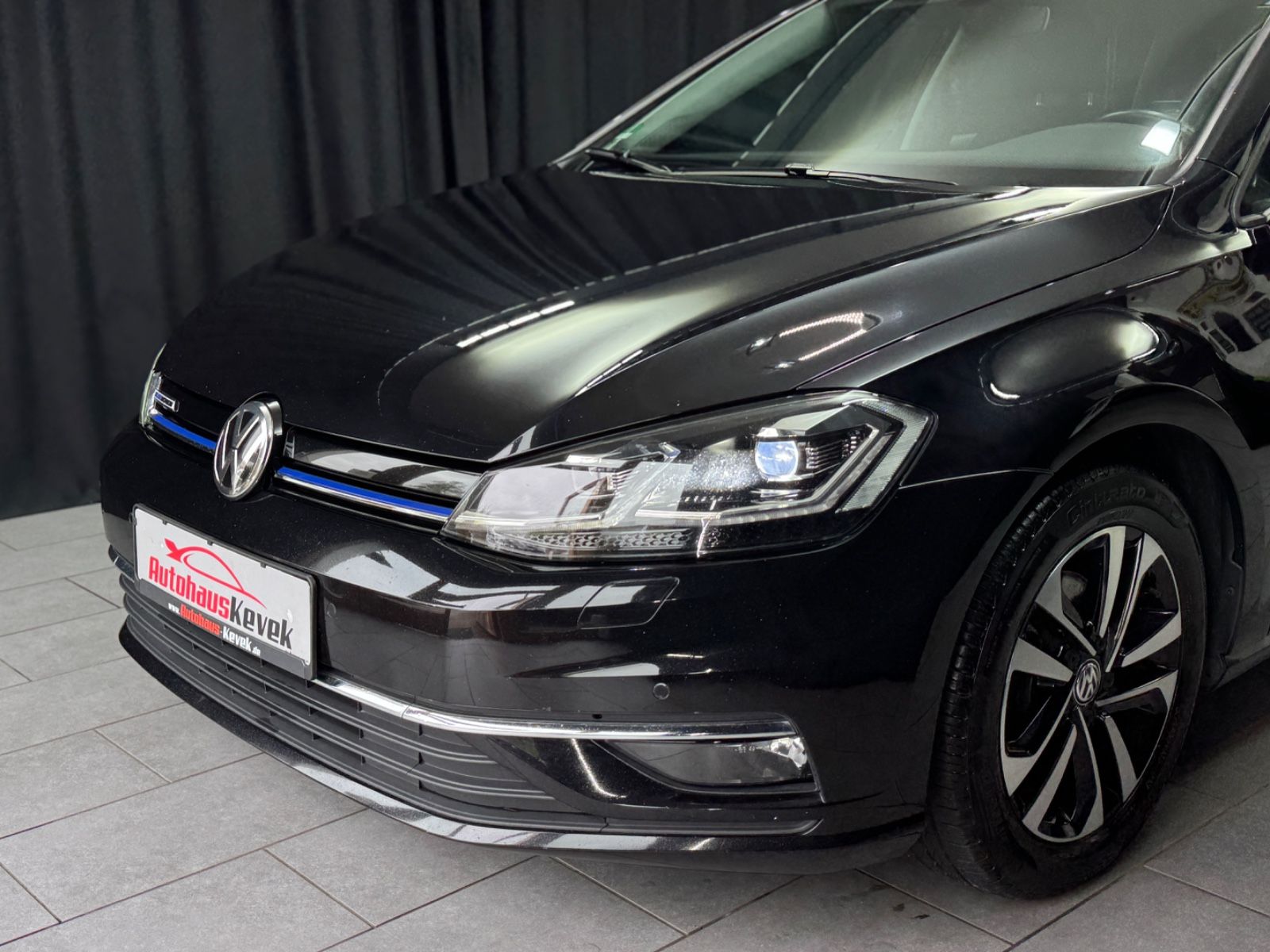 Fahrzeugabbildung Volkswagen Golf VII Variant United BlueMotion|NAVI|LED|ACC|