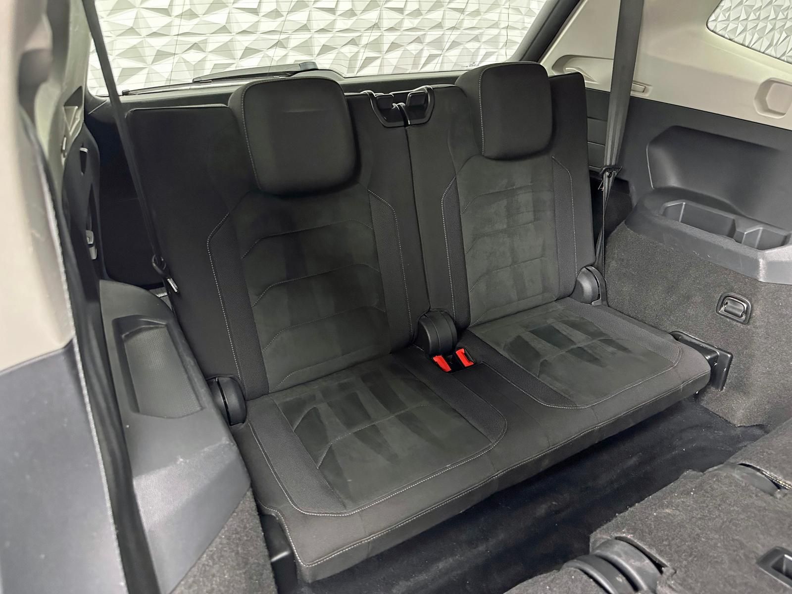 Fahrzeugabbildung Volkswagen TIGUAN 2.0 TDI ALLSPACE/4MOTION/7-SITZE/AHK/360°