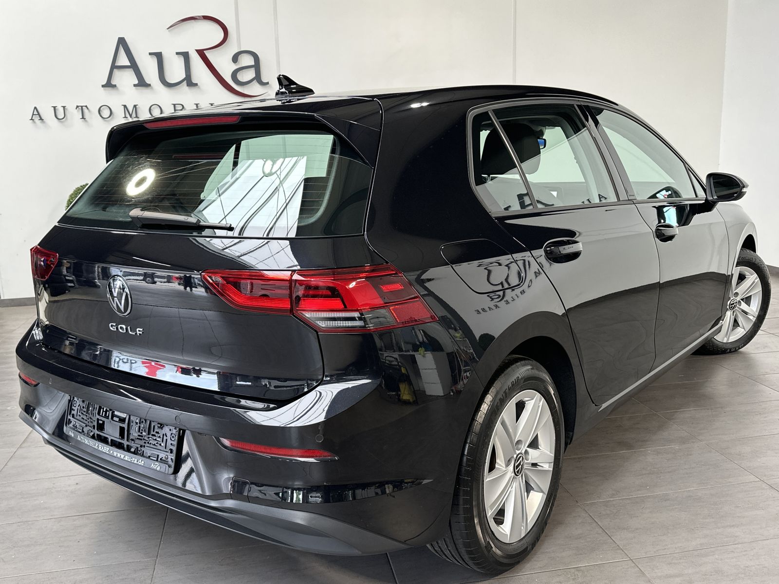 Fahrzeugabbildung Volkswagen Golf 2.0 TDI DSG Life NAV+LED+ACC+CARPLAY+1HD+VC