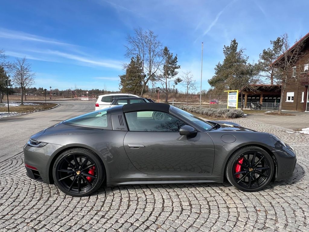 Porsche 992
