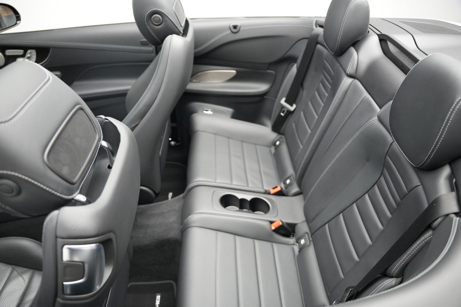 Fahrzeugabbildung Mercedes-Benz E 450 Cabrio AMG/BURMESTER/HUD/AMBIENTE/MASSAGE/