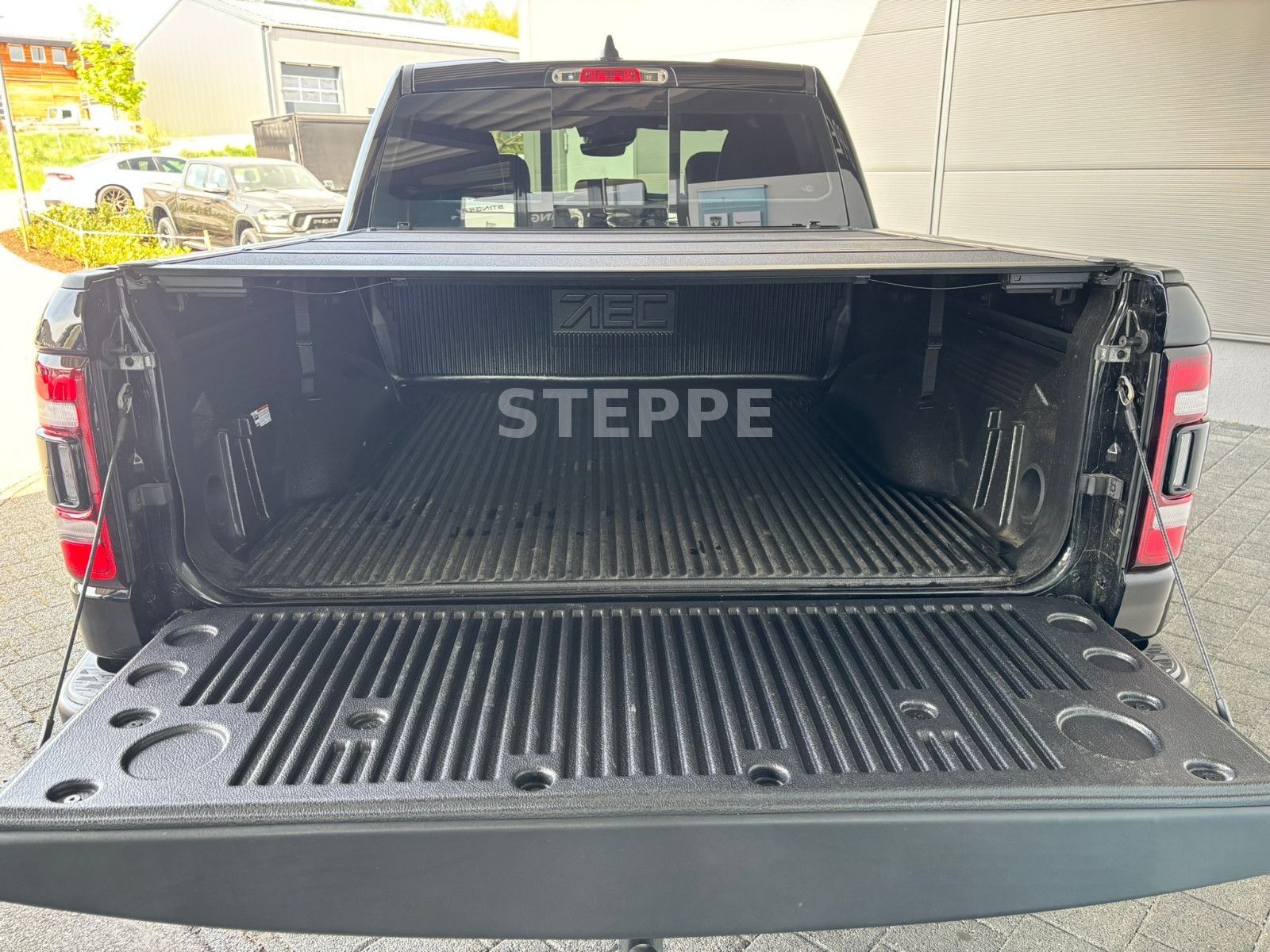 Dodge RAM 1500 REBEL 5,7V8 NIGHT ACC, Luftfed,AHK,360°
