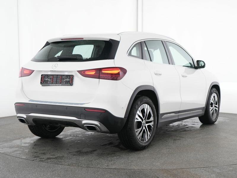 Mercedes-Benz GLA 180 Advanced AHK*LED*RFK*WINTER-PAKET*SHZ***