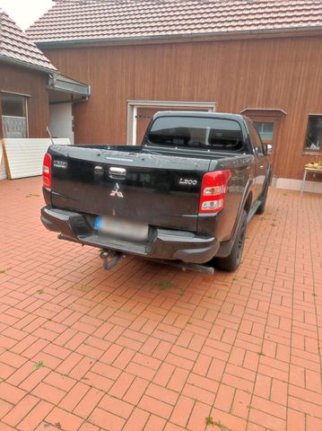 Mitsubishi Verkaufe Mitsubishi L200 2.4 DI-D+ Diamant...