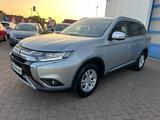 Mitsubishi Outlander Basis 2WD - Mitsubishi Outlander: Basis