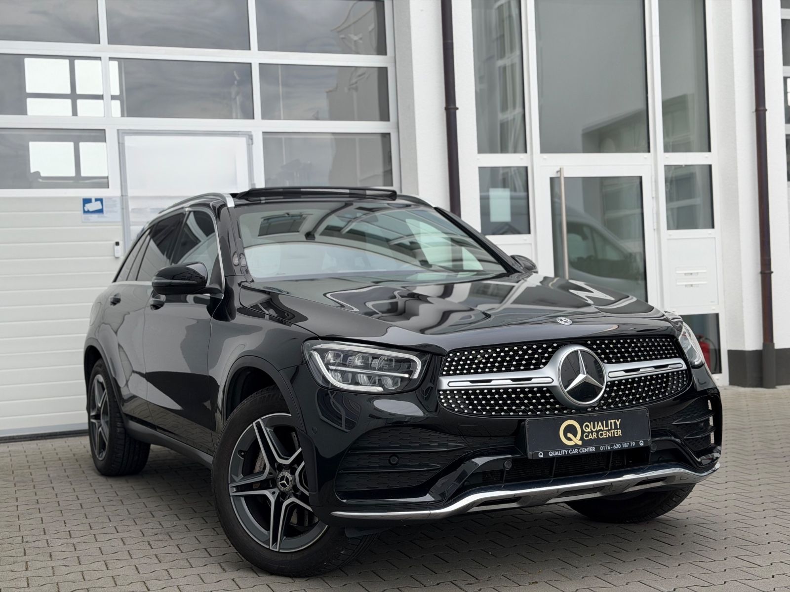 MERCEDES-BENZ GLC 220 d 4Matic 9G AMG*STANDHZ*PANO*AHK*