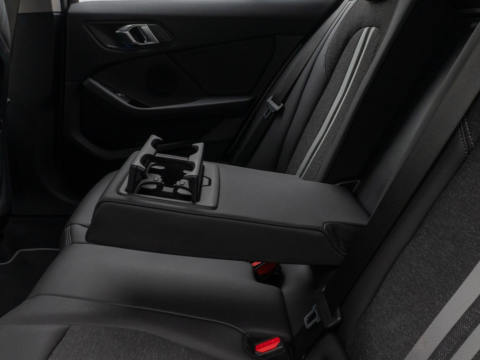 Fahrzeugabbildung BMW 118i SportLine Kamera DAB Lenkrhzg Komfort Alarm