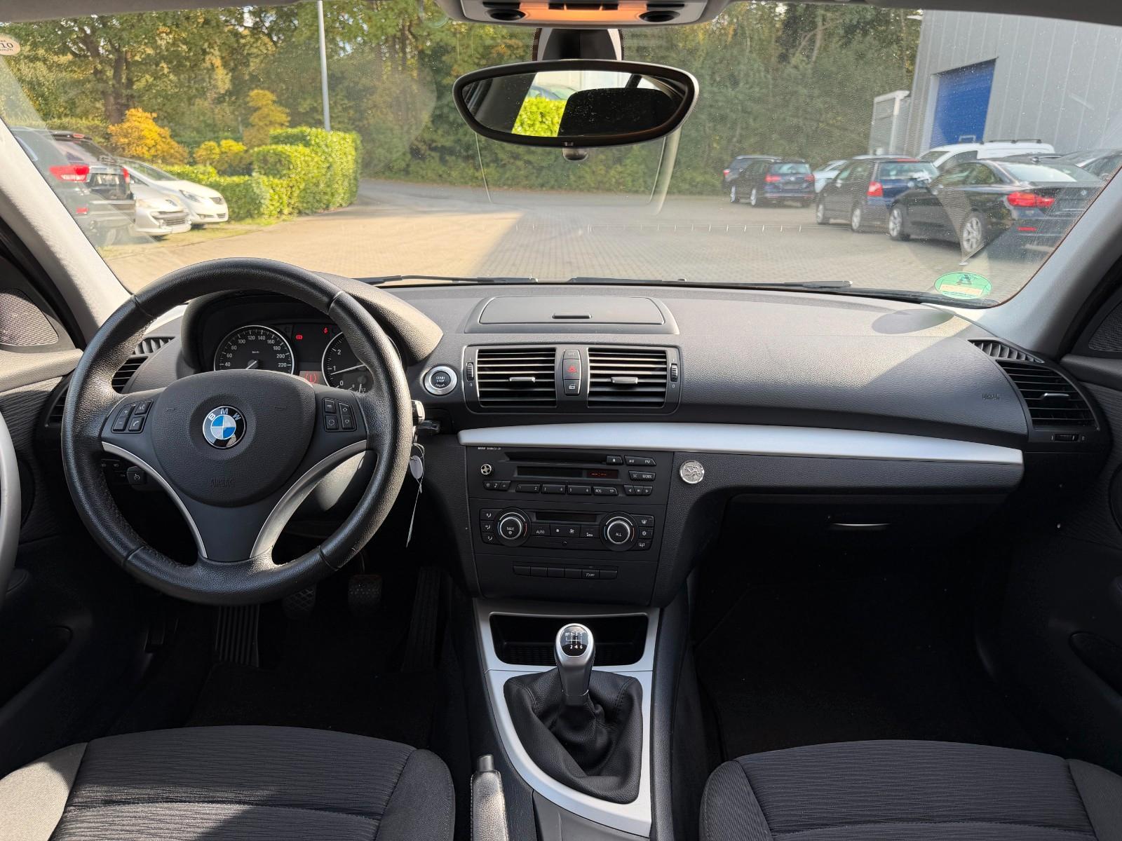 BMW 120 i Limousine*Advantage*PDC*Klimaauto*Tempomat