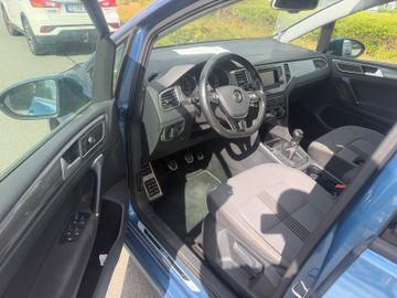 Volkswagen Golf - 10