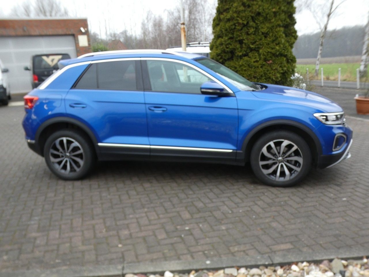 Volkswagen T-Roc TSI Style DSG IQ-Light APP Navi ACC SHZ foto 2