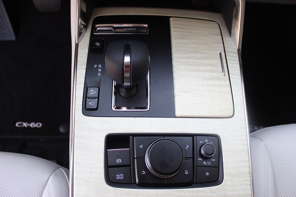 Fahrzeugabbildung Mazda CX-60 PHEV 2025 Takumi Plus AWD AT LEDER NAVI AC