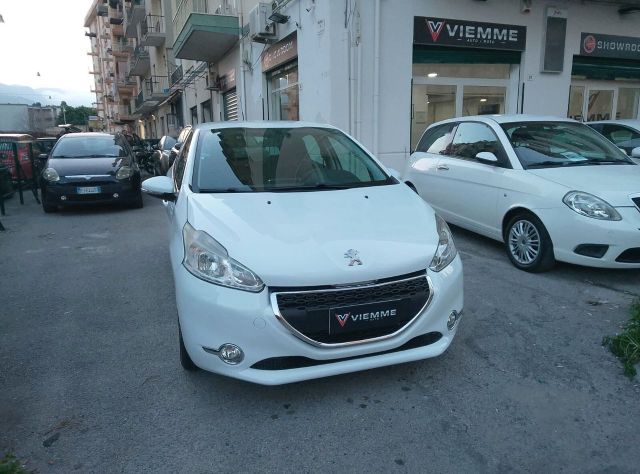 Peugeot 208 PureTech 82 5 porte Allure