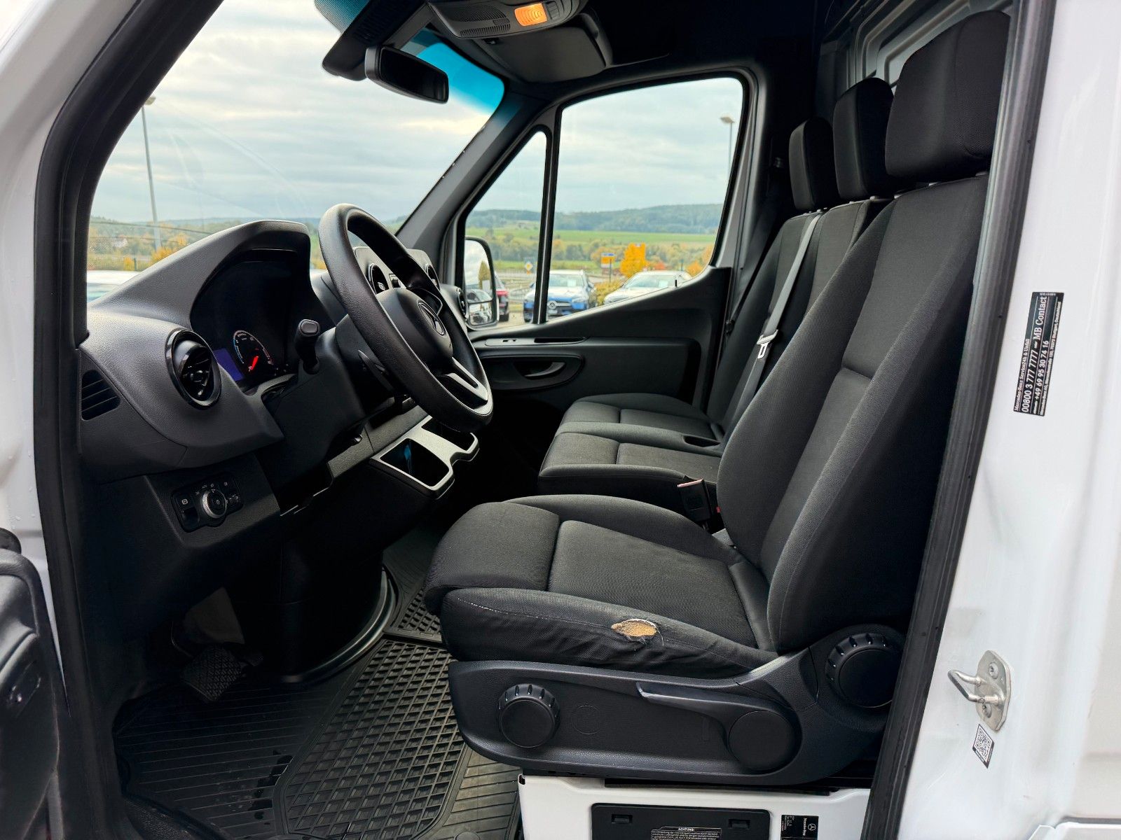 Fahrzeugabbildung Mercedes-Benz eSprinter 312 Klima SHZ Kamera