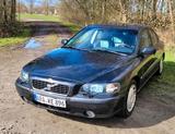 Volvo S60 2.4  robuster 5-Zylinder | Lede... - gebrauchte Volvo S60 aus dem Jahr 2002