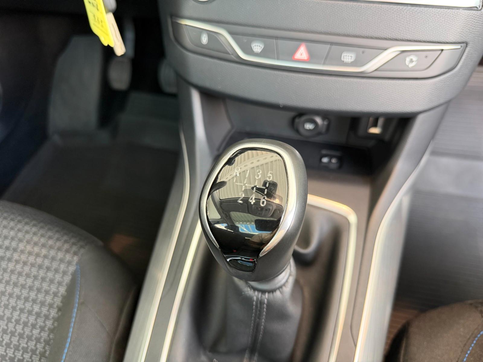 Peugeot 308 Style 1.2 Kamera Panorama Sitzheizung