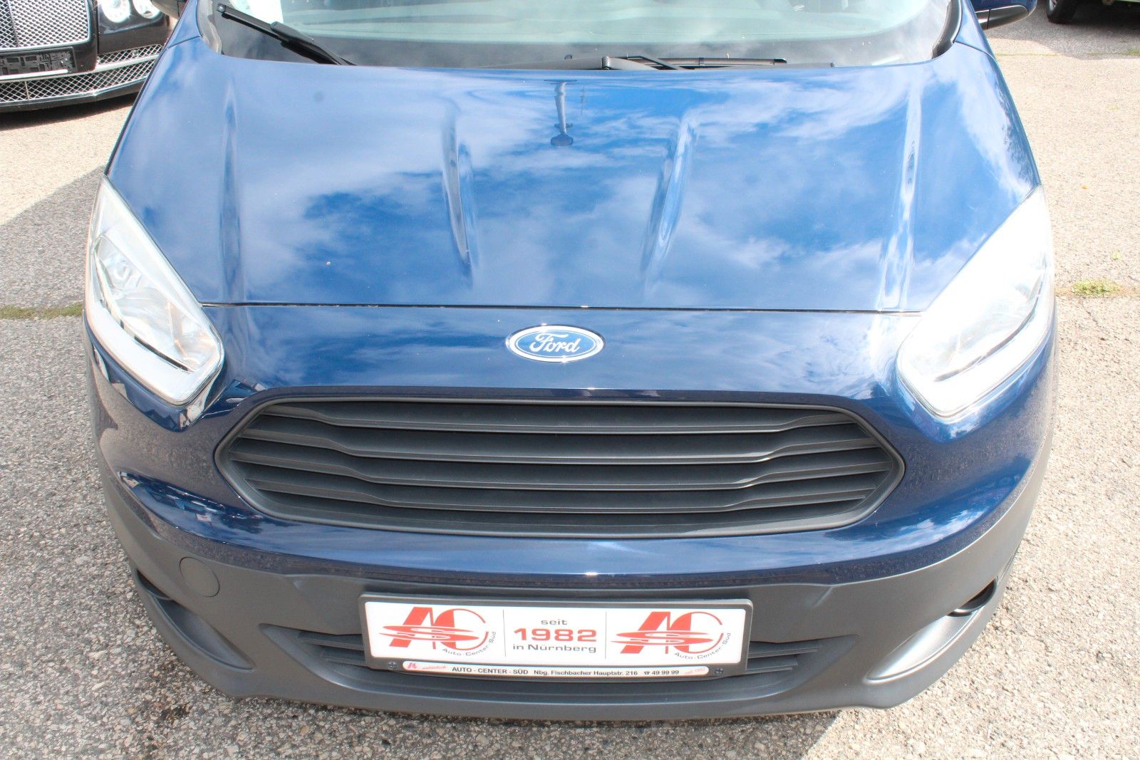 Tourneo Courier 1,0L Ecobooster, Wenig Km!!