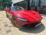 Ferrari Roma - - rote Ferrari Roma