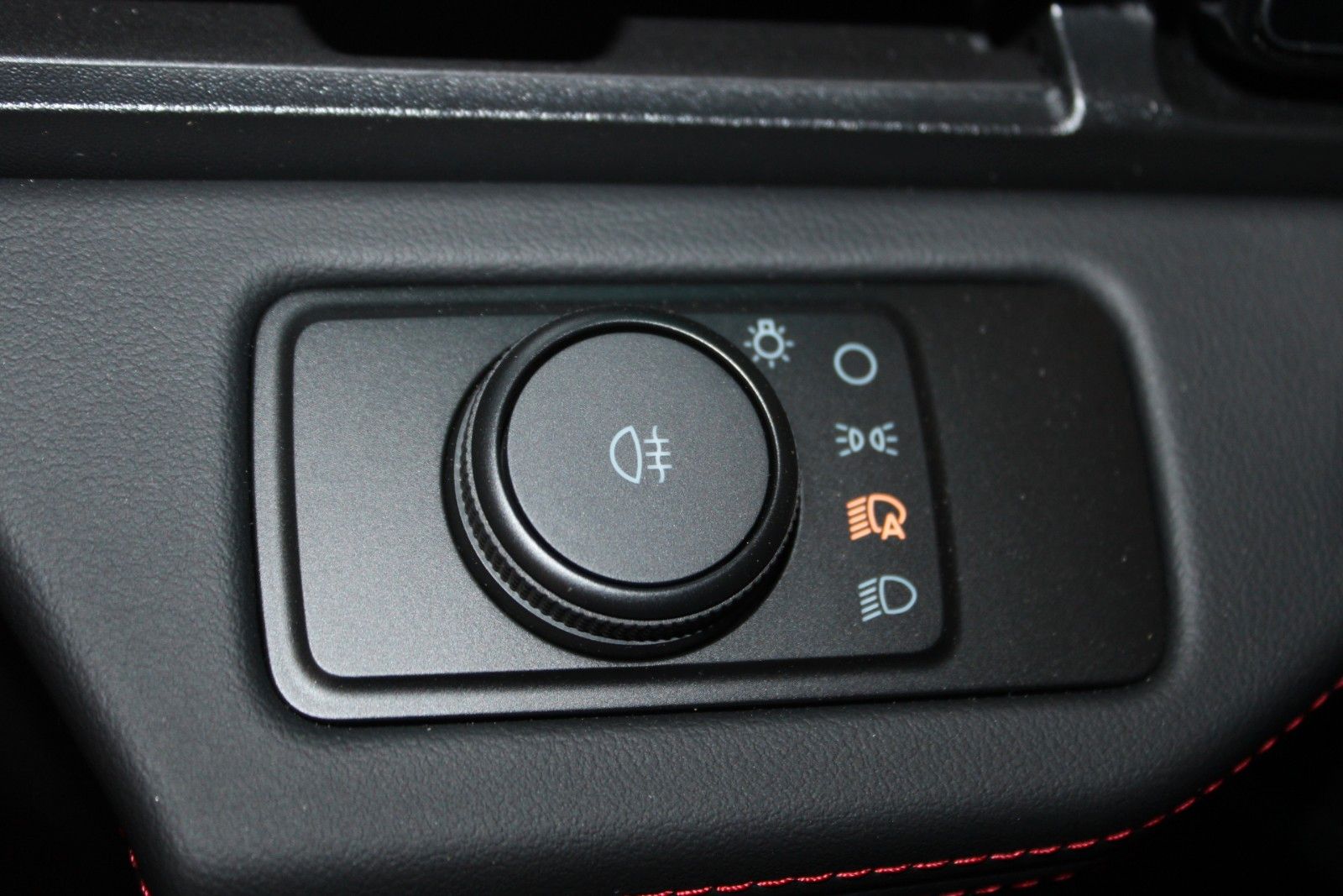 Fahrzeugabbildung Ford Puma 1,0 EcoBoost Hybrid ST-Line X Automatik LED