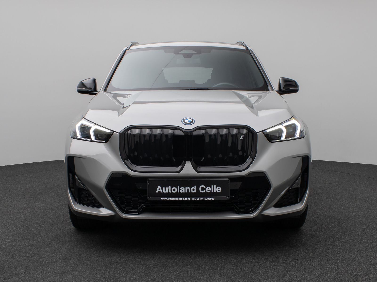 Fahrzeugabbildung BMW iX1 xD30 M Sport DAB Panorama Kamera Komfort 19"