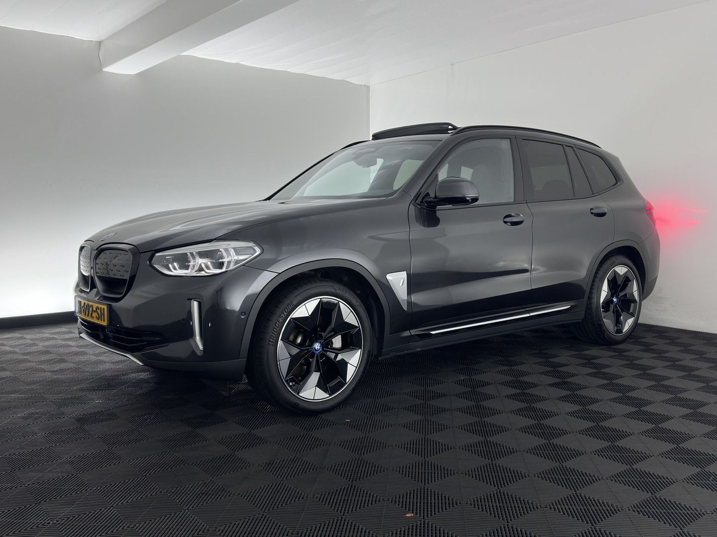 BMW iX3 High Executive 80 kWh [3-Fase-11kW] {SoH-100 imagem 3