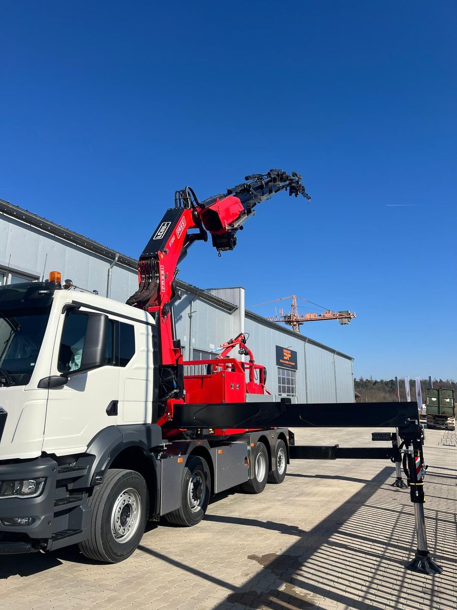 Fahrzeugabbildung MAN MAN 8x4 mit F1150RA.2.28 L616 Winde, 2.per. Korb