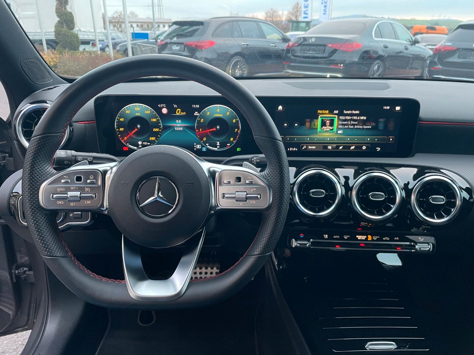 Fahrzeugabbildung Mercedes-Benz A 180 AMG+LED+IHC+RFK+TotWinkel+SFIntegration