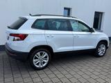 Skoda Karoq 1.5l TSI DSG Ambition (AHK,Navi,SH,Kamera) - gebrauchte Skoda Karoq aus dem Jahr 2022