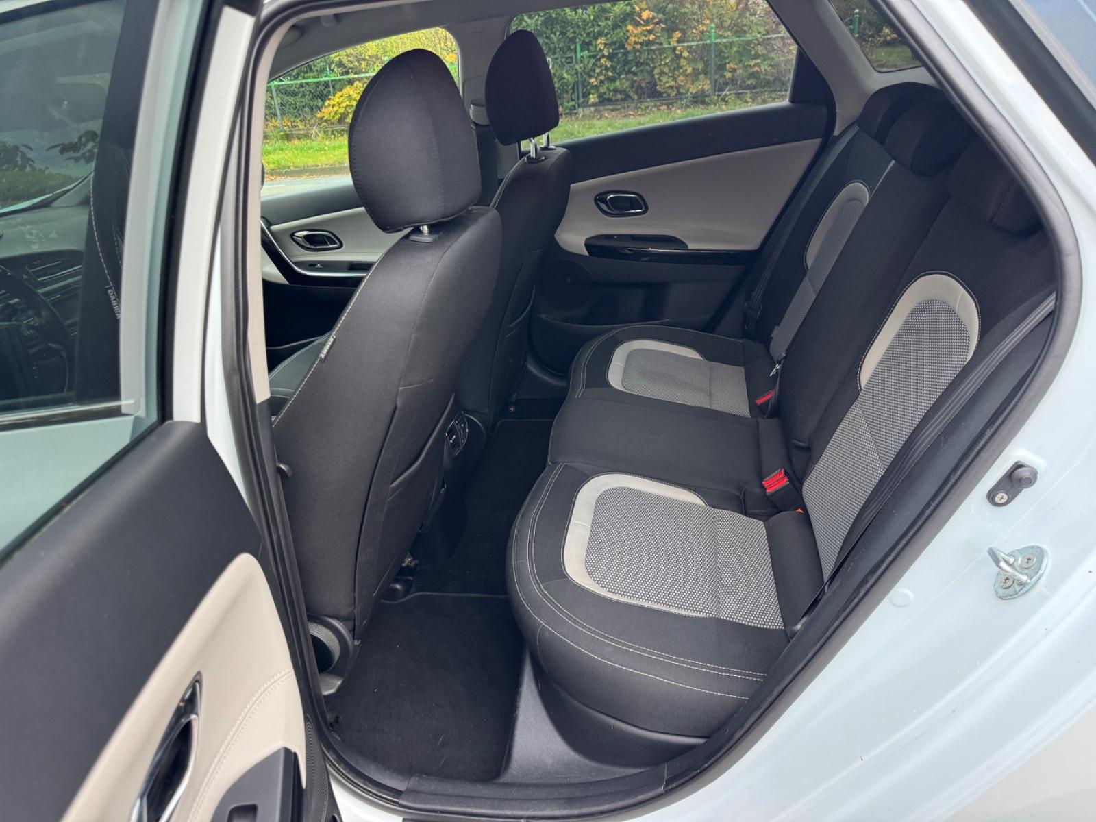 Kia cee'd 2012 — photo 12